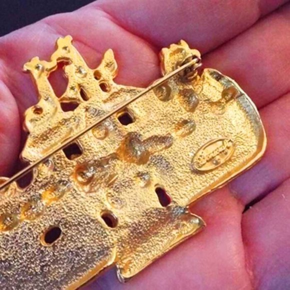 DANECRAFT MERRY CHRISTMAS NOAH'S ARK PAIRS OF ANIMALS & HOLLY BOUGHS BROOCH 72 - Picture 2 of 3